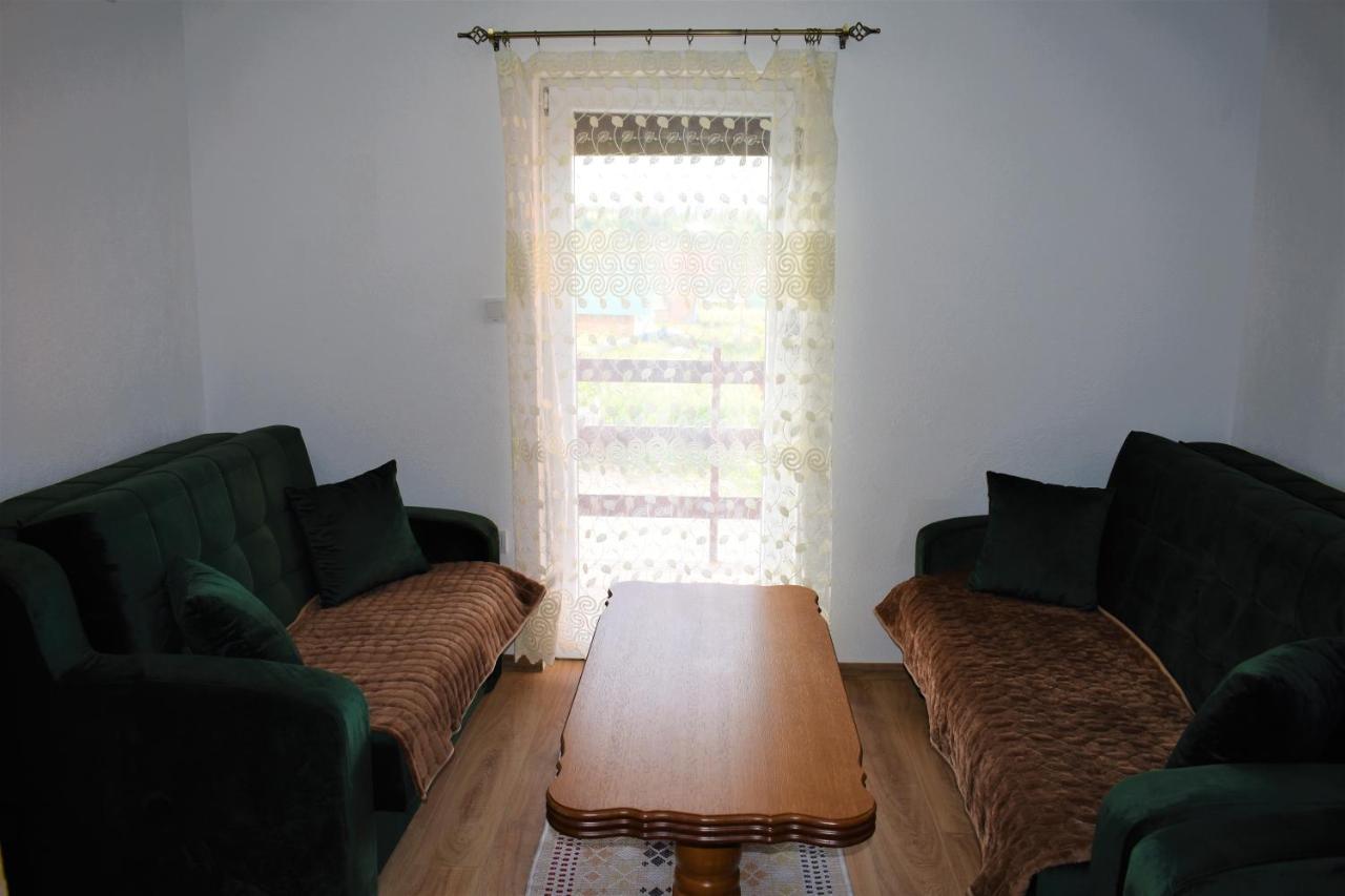 זבליאק Apartmani Mitrovic מראה חיצוני תמונה